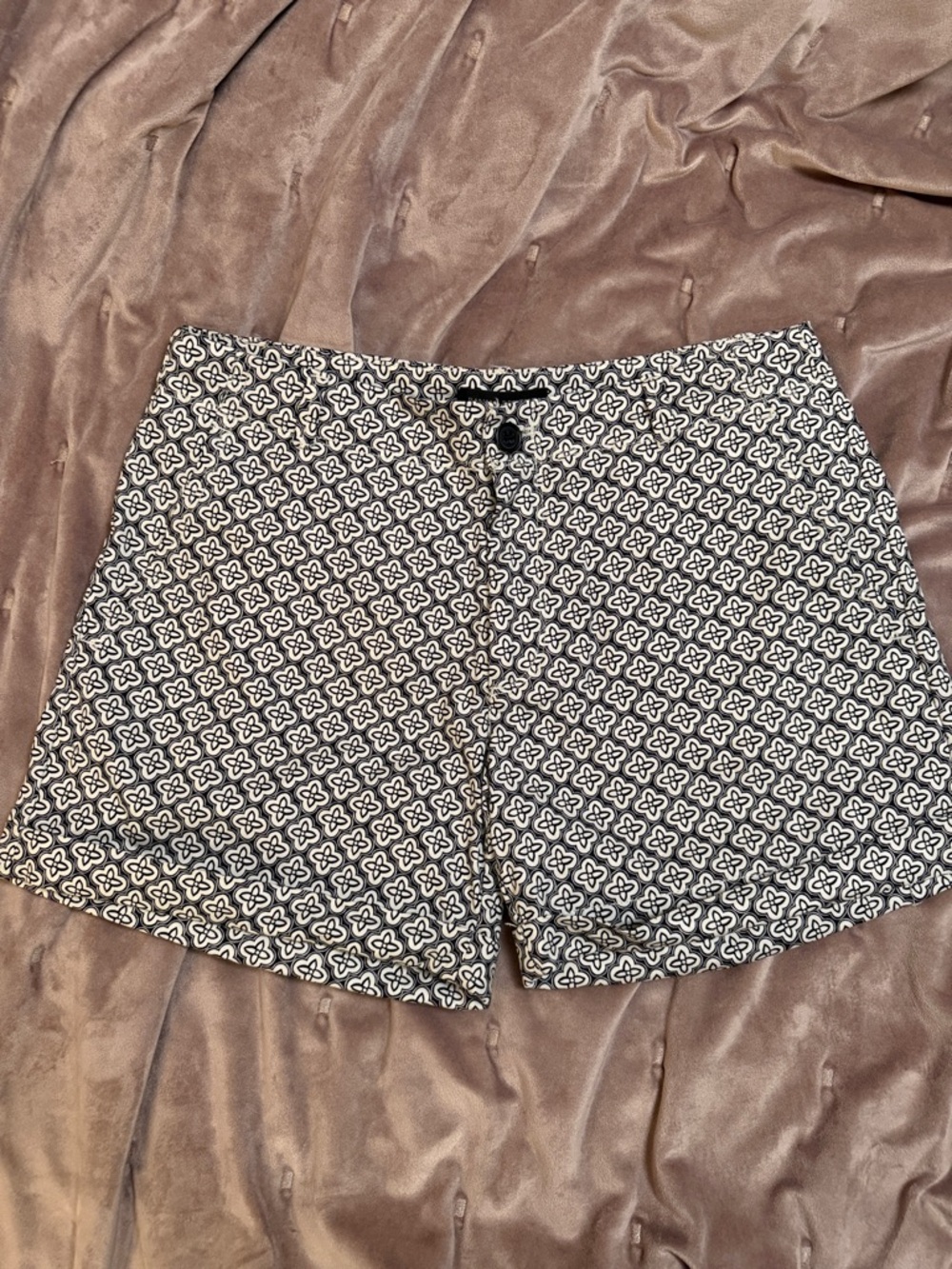 Banana Republic Black & White Patterned Women’s Shorts